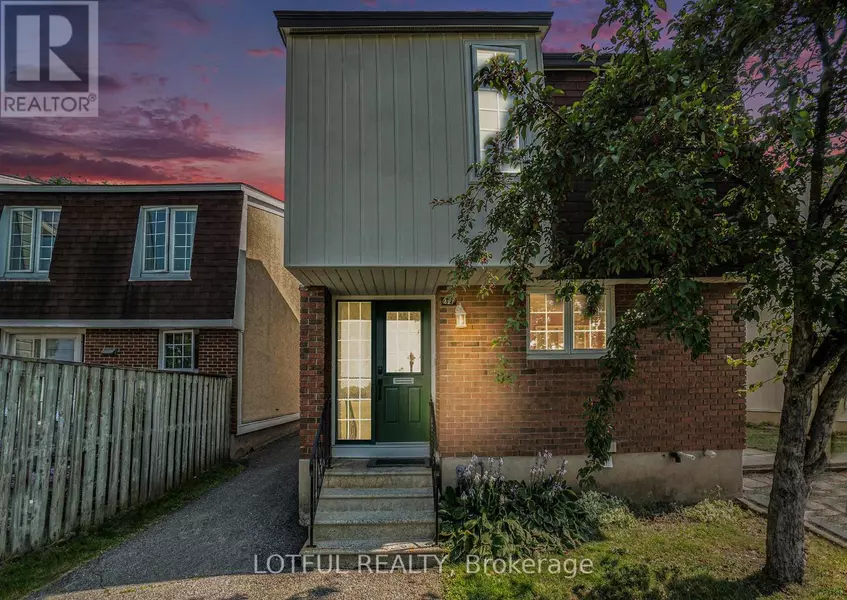427 KINTYRE PRIVATE, Ottawa, ON K2C3M9