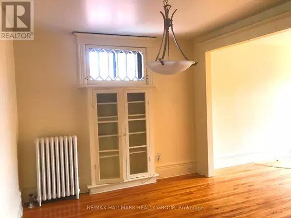 Ottawa, ON K1R5G9,421 Lisgar ST #6