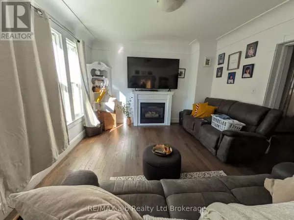 Tillsonburg, ON N4G2M4,52 EARLE STREET