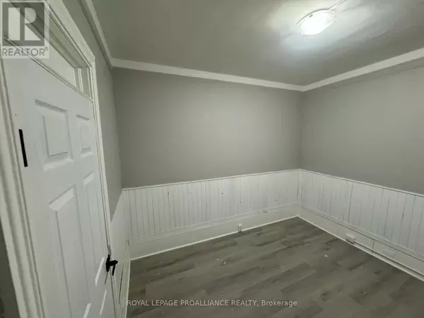 Quinte West (trenton Ward), ON K8V3V8,48 King ST #B