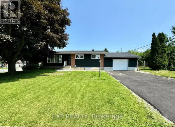 44 SHERRY LANE, Ottawa, ON K2G3L8