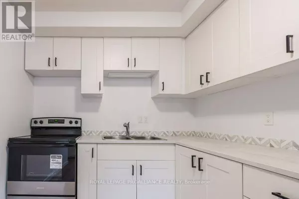 Belleville (belleville Ward), ON K8P4R4,15 Tracey Park DR #19