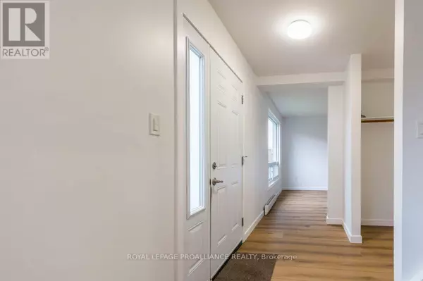 Belleville (belleville Ward), ON K8P4R4,15 Tracey Park DR #19