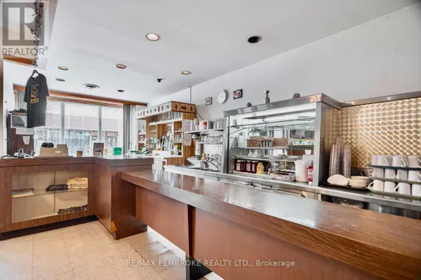 Pembroke, ON K8A5M7,119 PEMBROKE STREET W