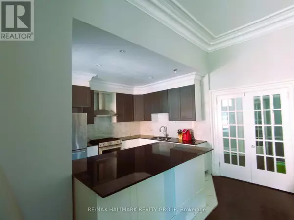 Ottawa, ON K1N6M8,460 WILBROD STREET