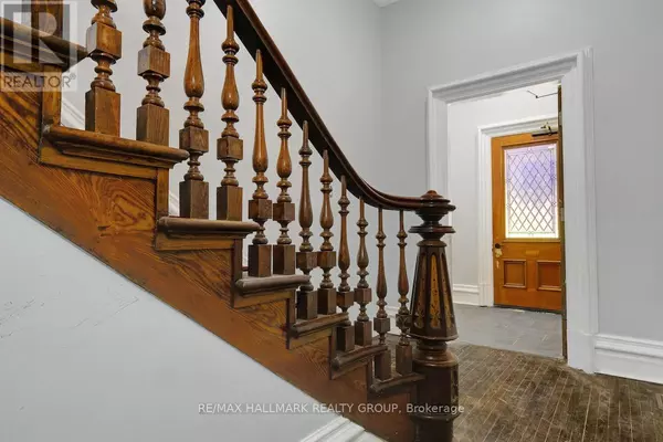 Ottawa, ON K1N6M8,460 WILBROD STREET