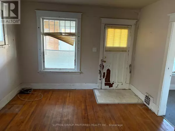 London East (east M), ON N5Z2J9,130 ARUNDELL STREET