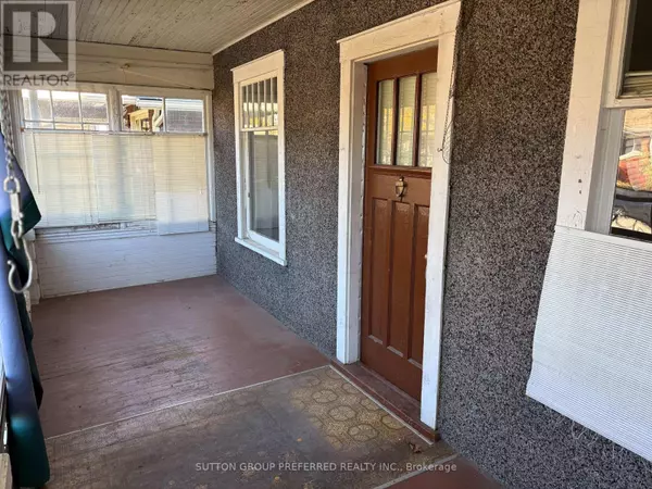 London East (east M), ON N5Z2J9,130 ARUNDELL STREET