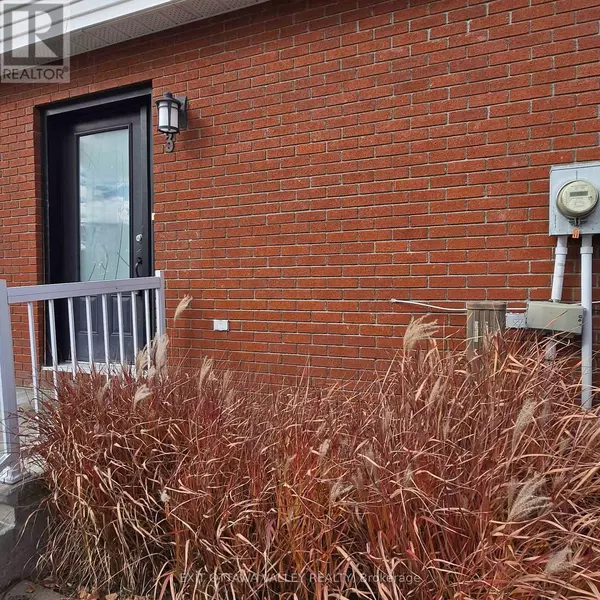 Arnprior, ON K7S1A7,10 Charles ST #3