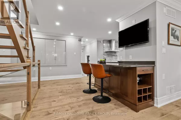 Ottawa, ON K1Z7A9,217 BELFORD CRESCENT