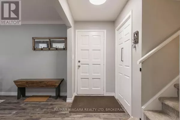 Niagara Falls (church's Lane), ON L2J2A5,5674 HILLCREST CRESCENT