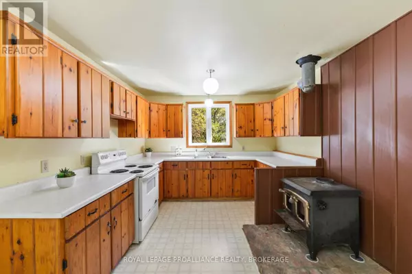 Loyalist (lennox And Addington - South), ON K0H2H0,1136 MILLHAVEN ROAD