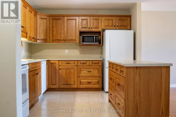 Wellington North (mount Forest), ON N0G2L2,401 Birmingham ST East #211