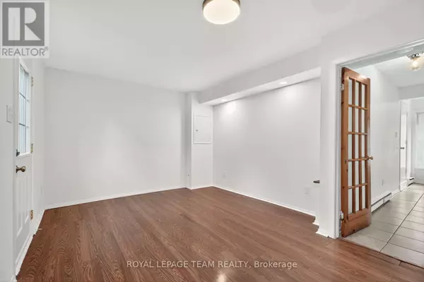 Ottawa, ON K2C3P4,9 MOORSIDE PRIVATE