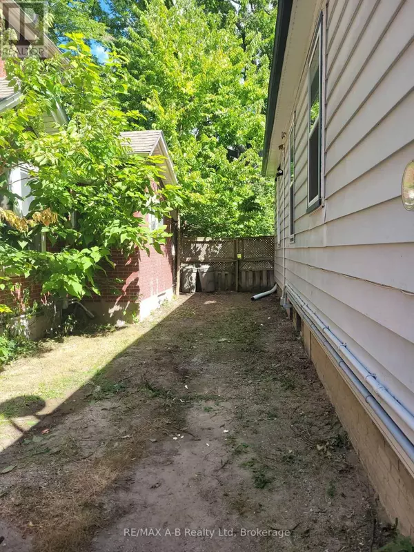 London East (east K), ON N6B2S2,190 COLBORNE STREET