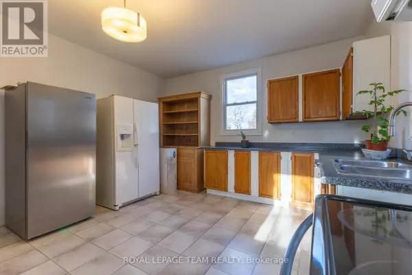 Arnprior, ON K7S2K6,31 DANIEL STREET N