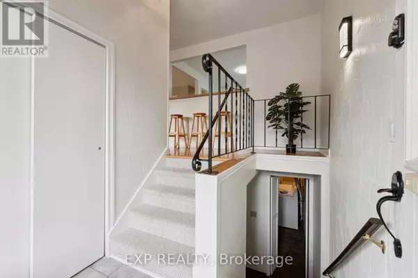 Belleville (belleville Ward), ON K8N4L5,218 FARLEY AVENUE