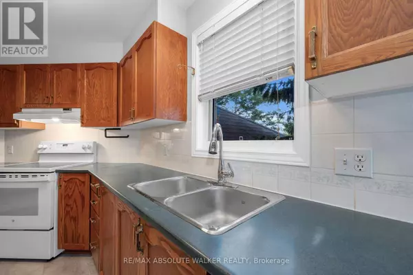 Ottawa, ON K1J1B6,1673 LOCKSLEY LANE