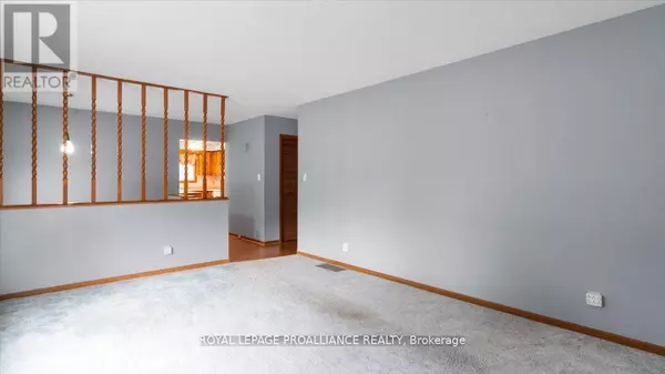 Quinte West (trenton Ward), ON K8V5T4,14 CONNOLLY AVENUE