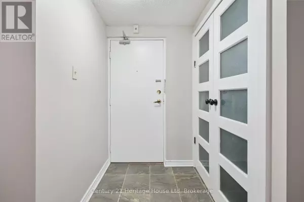 Guelph (junction/onward Willow), ON N1H7N6,10 Ajax ST #203