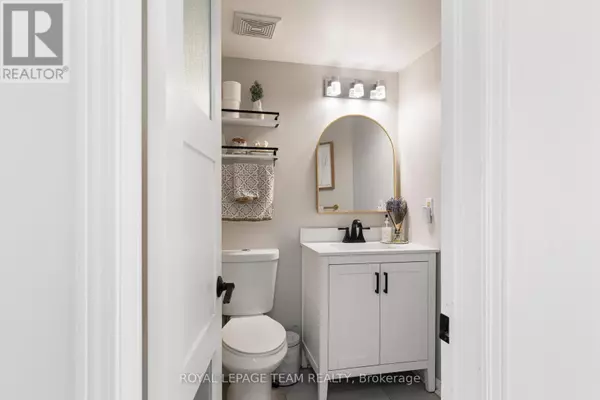 Ottawa, ON K2J4A4,19 ARMADALE CRESCENT