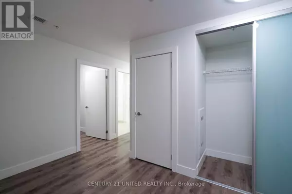 Peterborough (town Ward 3), ON K9H0J4,475 George ST North #326