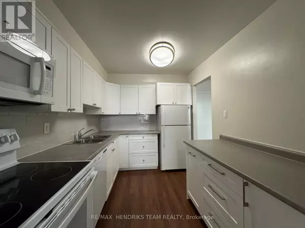 Niagara Falls (cherrywood), ON L2E7A9,5611 Valley WAY #214