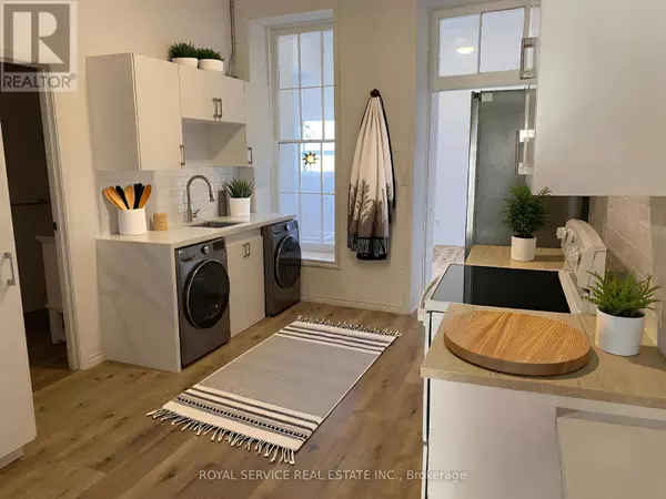 Cobourg, ON K9A2L9,36 King ST #2