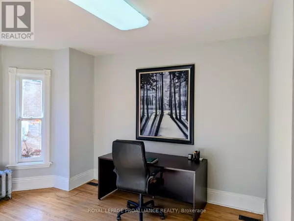 Peterborough (town Ward 3), ON K9J3P1,273 RUBIDGE STREET