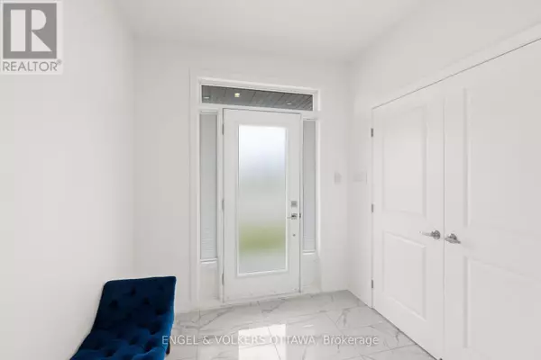 Ottawa, ON K4M0L5,1047 HYDRANGEA AVENUE