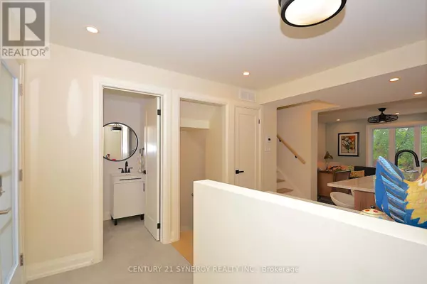 Ottawa, ON K1K2E9,660 Hochelaga ST #32