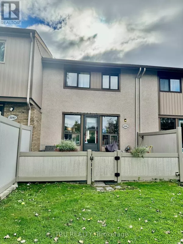 Ottawa, ON K1B4N7,2285 STONEHENGE CRESCENT