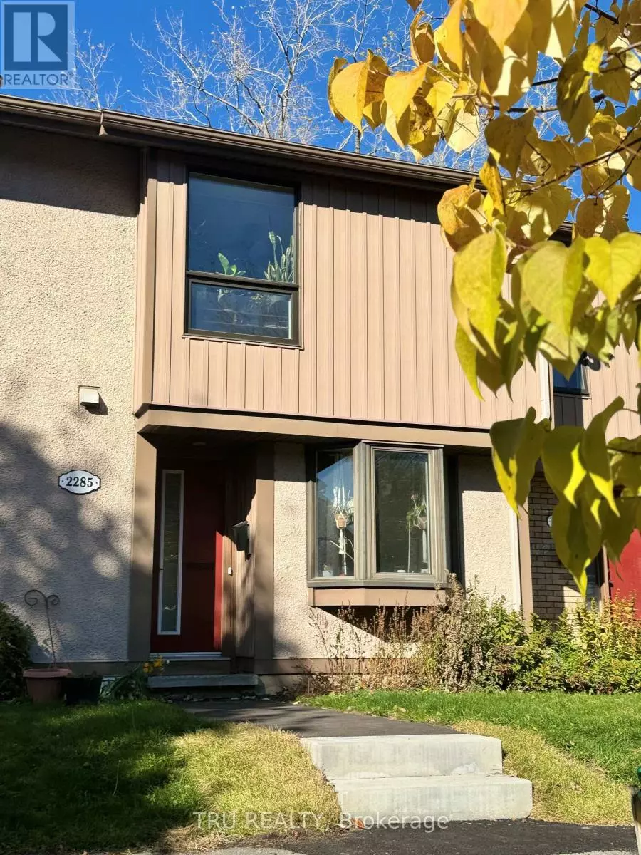 Ottawa, ON K1B4N7,2285 STONEHENGE CRESCENT