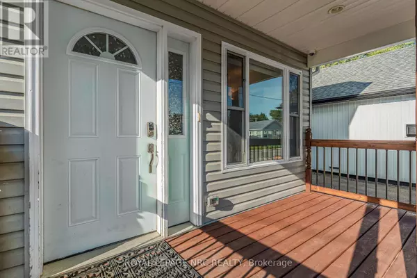 Fort Erie (crystal Beach), ON L0S1B0,12 LINCOLN ROAD E