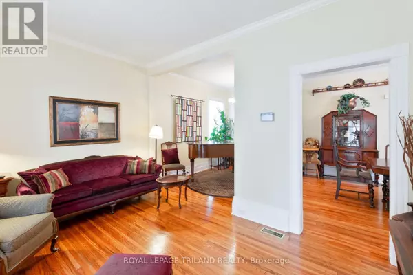 St. Thomas, ON N5R1H8,112 ELM STREET