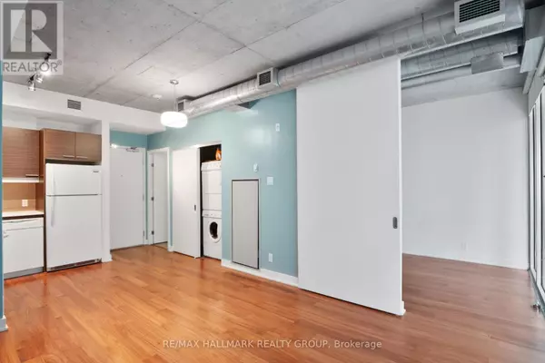 Ottawa, ON K2P0R4,354 Gladstone AVE #208