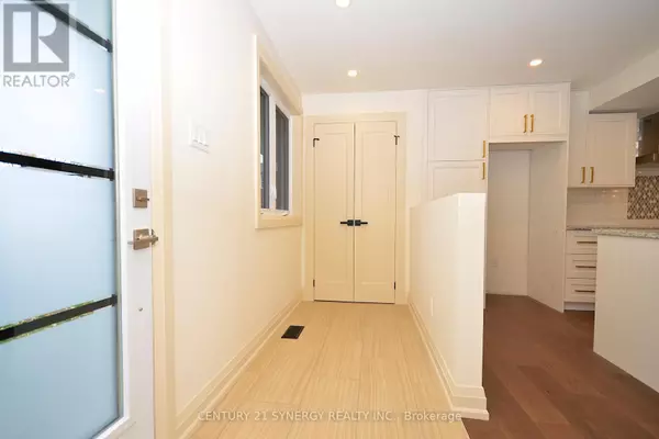 Ottawa, ON K1K2E9,660 Hochelaga ST #28