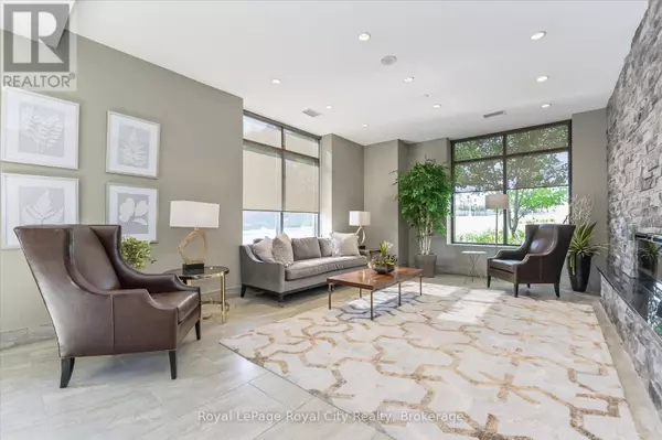 Guelph (downtown), ON N1H0A9,160 Macdonell ST #606