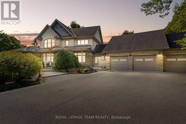 7 SARA COURT, Ottawa, ON K2R1E2