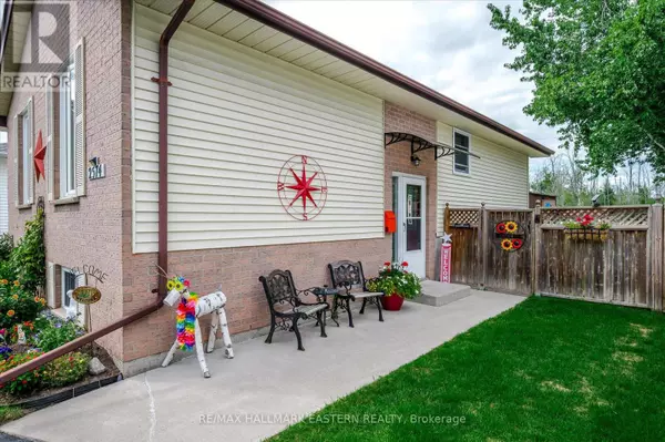 Peterborough (ashburnham Ward 4), ON K9L1X2,2574 FOXMEADOW ROAD