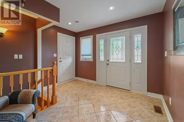 Selwyn, ON K9J6X3,84 MARYLAND DRIVE