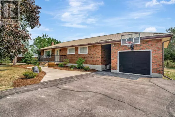 206 ELMWOOD DRIVE, Belleville (thurlow Ward), ON K8N4Z4