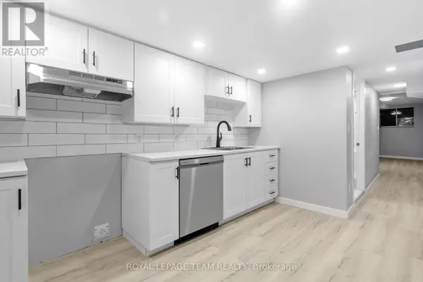 Ottawa, ON K1R6R6,883 SOMERSET STREET W