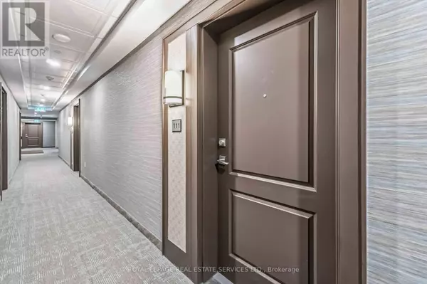 Hamilton (waterdown), ON L8B1Z2,450 Dundas ST East #111