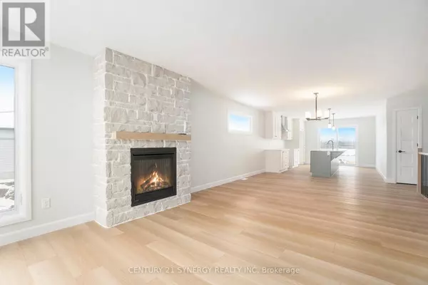 North Stormont, ON K0A1R0,64 HELEN STREET