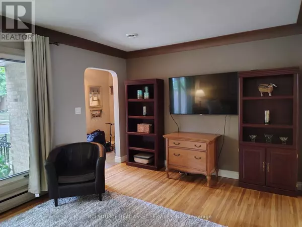 Windsor, ON N8S1W8,8581 JEROME STREET