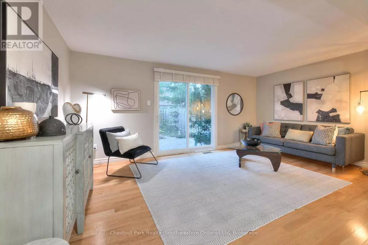 Guelph (dovercliffe Park/old University), ON N1G2K7,383 South EDINBURGH RD South #30