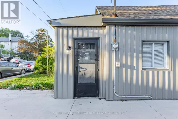 Cambridge, ON N1R4V3,15 GRANTHAM AVENUE