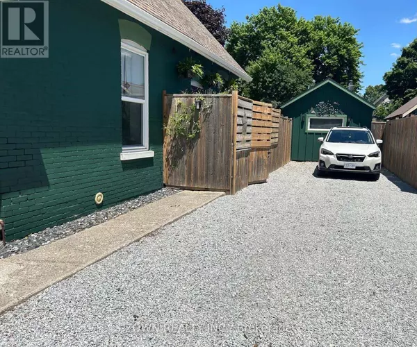 Chatham-kent (thamesville), ON N0P2K0,68 VICTORIA STREET