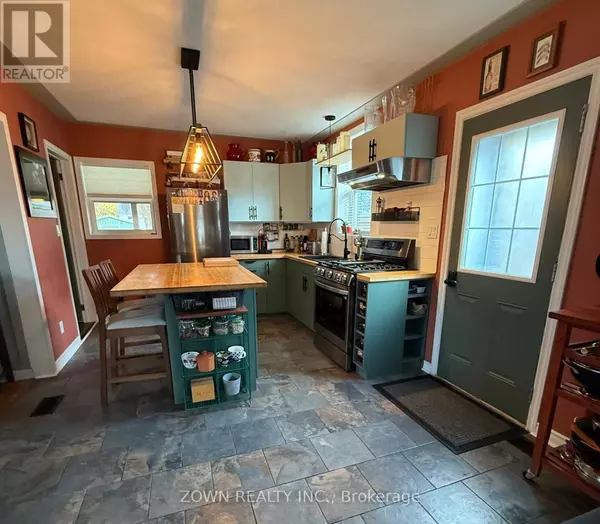 Chatham-kent (thamesville), ON N0P2K0,68 VICTORIA STREET